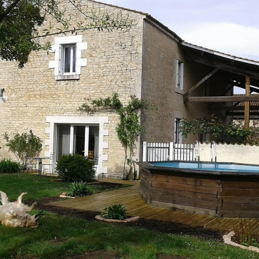 Le Logis de la Venise Verte Saint-Hilaire-la-Palud Exterior foto